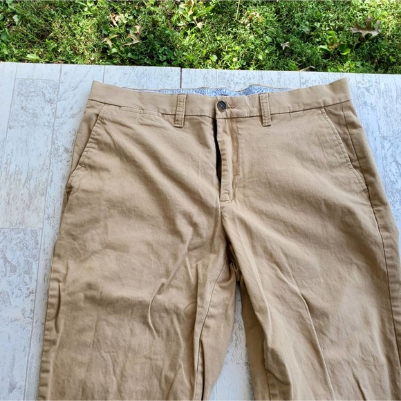 Tommy Hilfiger 33/34 (Cotton Khaki mens pants. 33 Inseam - Picture 2 of 8